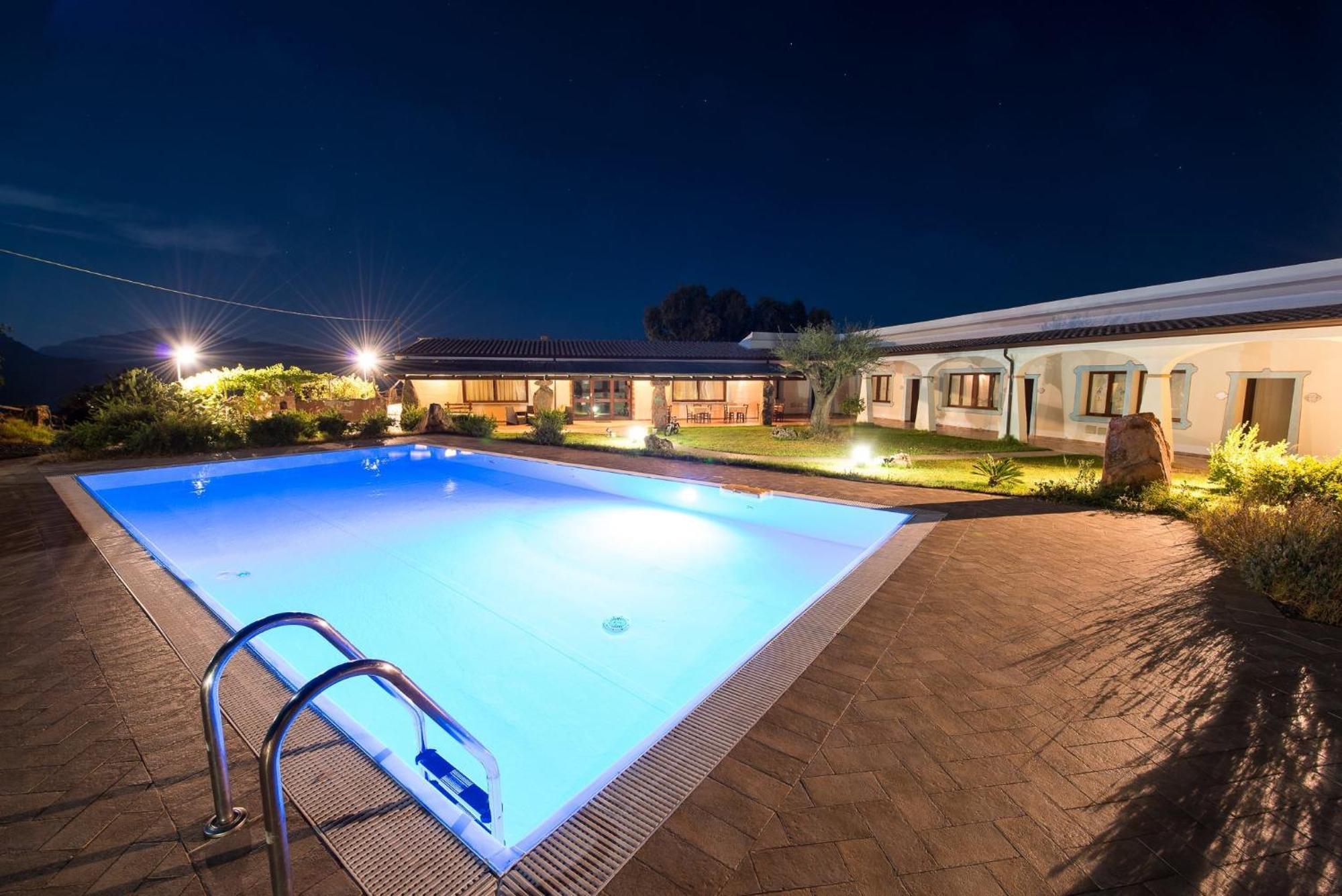 Agriturismo Irghitula Posada  Luaran gambar