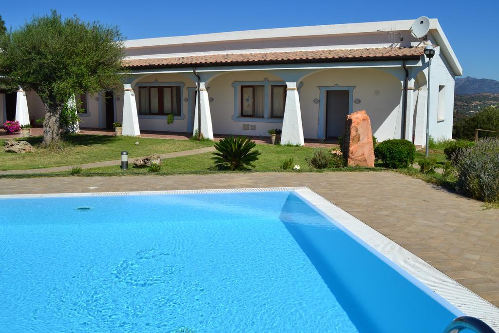 Agriturismo Irghitula Posada  Luaran gambar